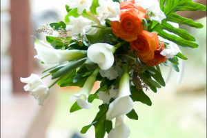 clutch-bouquet